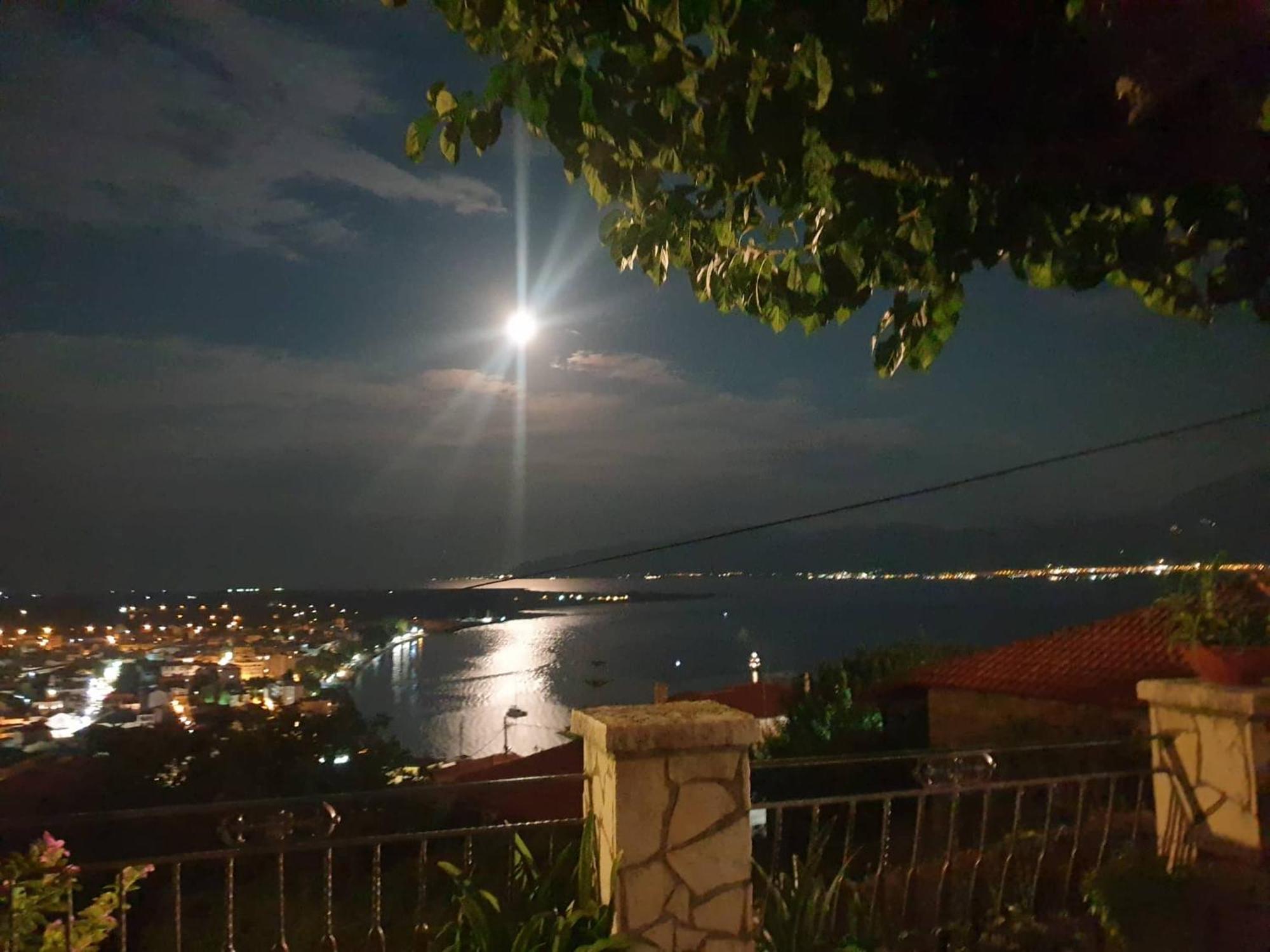 Willa View By The Castle Nafpaktos Zewnętrze zdjęcie